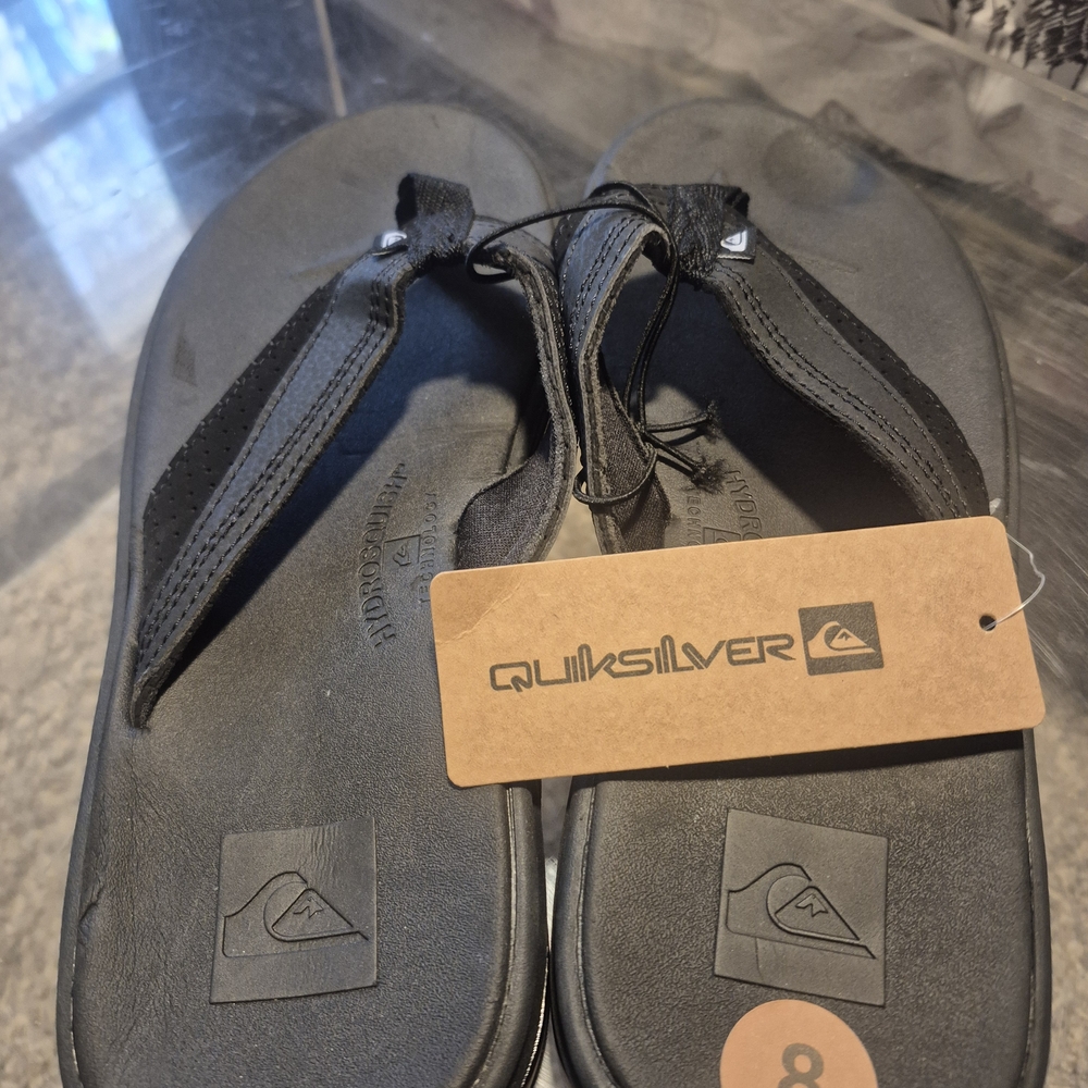 SOLD!!!!!Quiksilver Black Men's Thong Sandals with Logo Tag